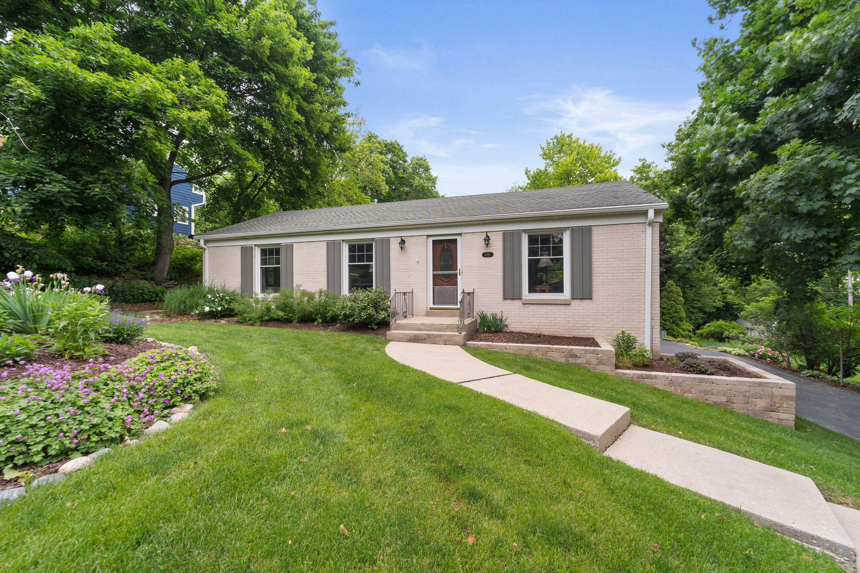 Property Photo: 1060 Hawthorne Ln WI 53005