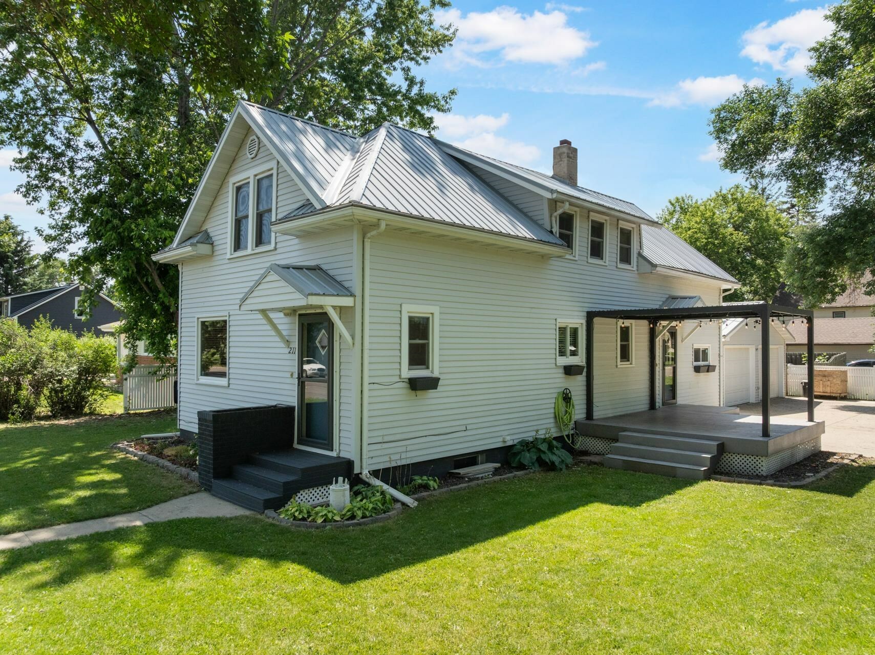 Property Photo: 211 W 3rd St ND 58790