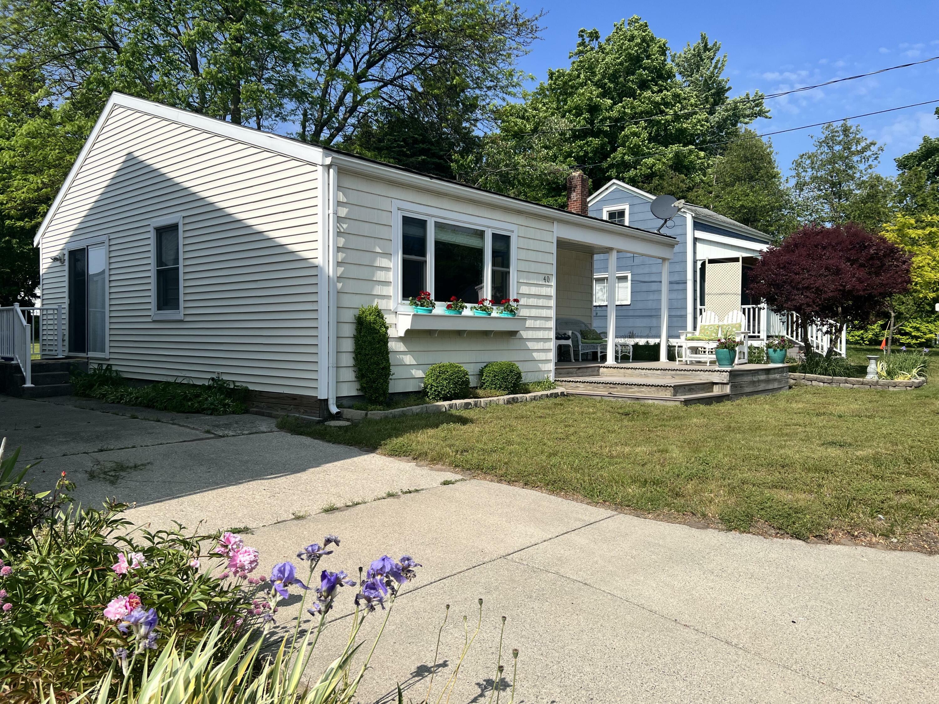 Property Photo: 40 E 5th Street MI 49449