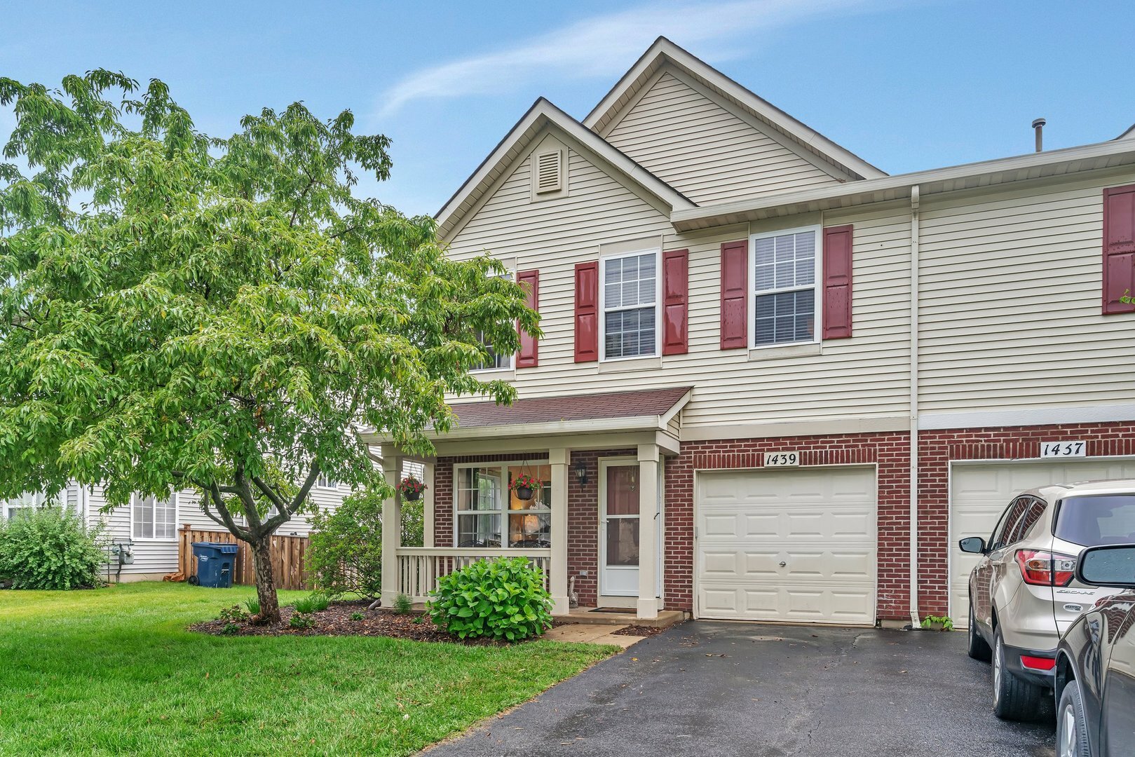 Property Photo: 1439 Plantain Drive IL 60447