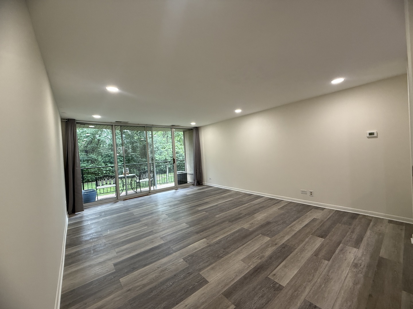 Property Photo:  5800 Oakwood Drive 2J  IL 60532 