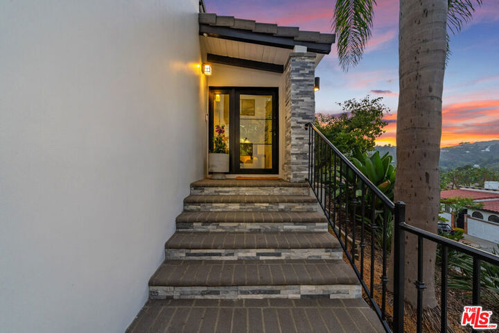 Property Photo:  3236 Primera Avenue  CA 90068 