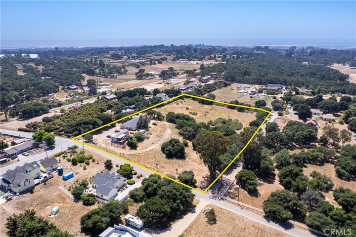 Property Photo:  422 Zenon Way  CA 93420 