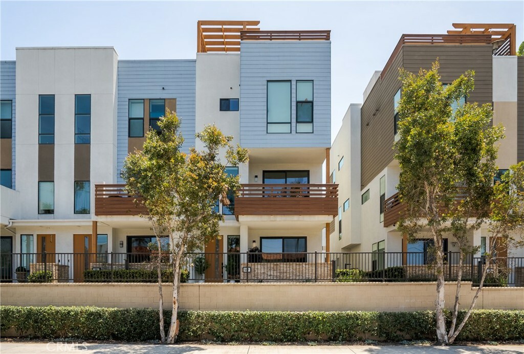 687 W 17th Street  Costa Mesa CA 92627 photo