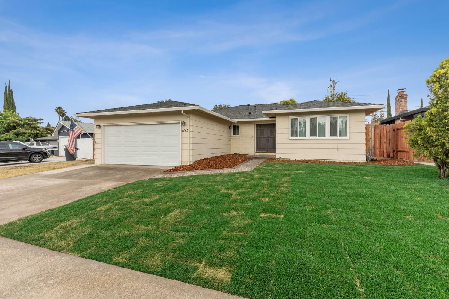 Property Photo: 1113 Augusta Way CA 95661