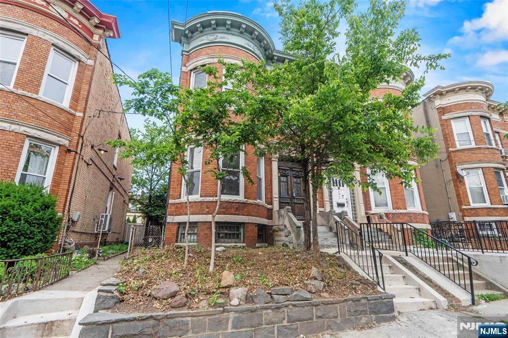 264 Woodlawn Avenue  Jersey City NJ 07305 photo