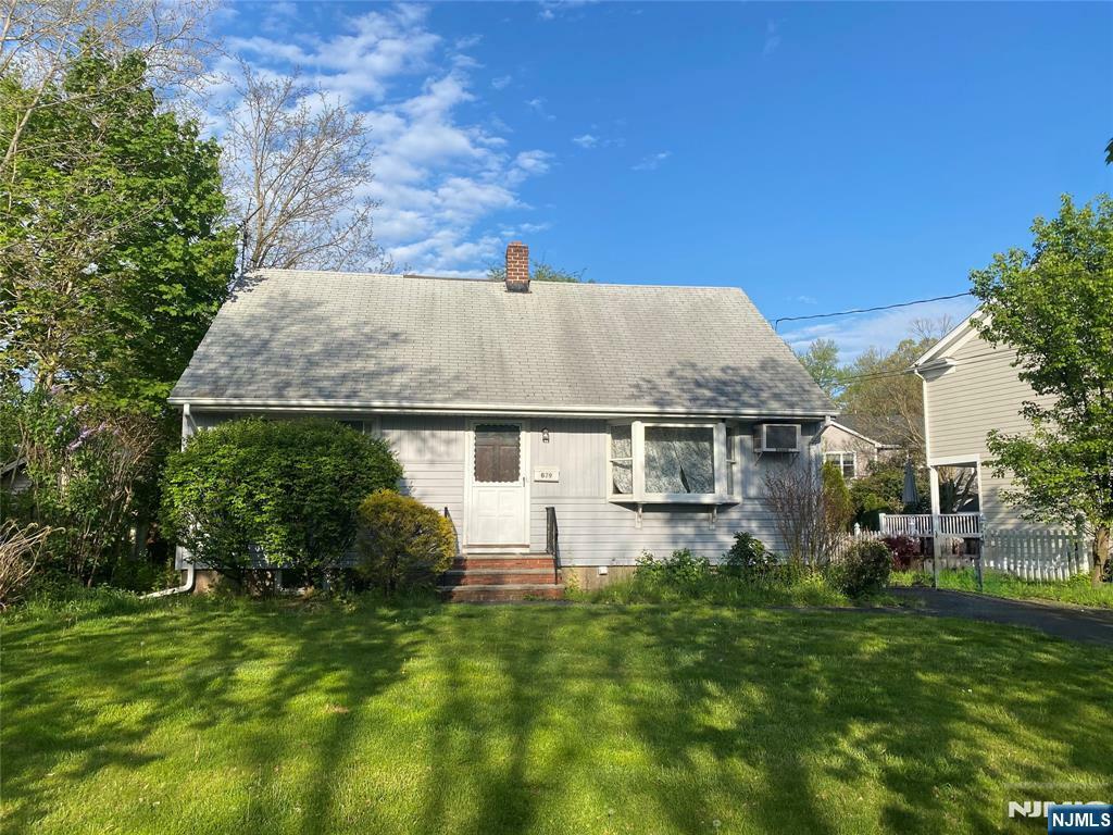 Property Photo:  679 Midwood Road  NJ 07450 