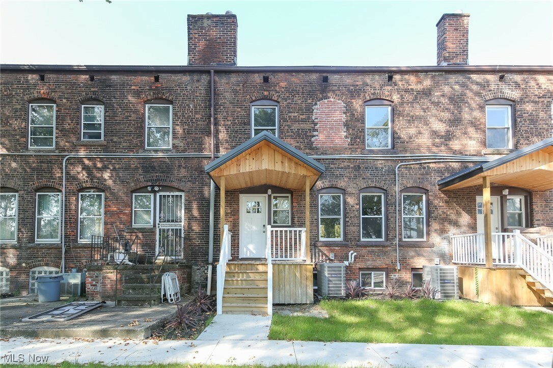 Property Photo: 1655 E 118th Street OH 44106