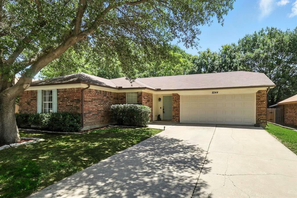 Property Photo: 8244 Mark Lane TX 76148