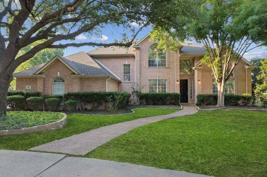 Property Photo: 700 Dover Place TX 76092