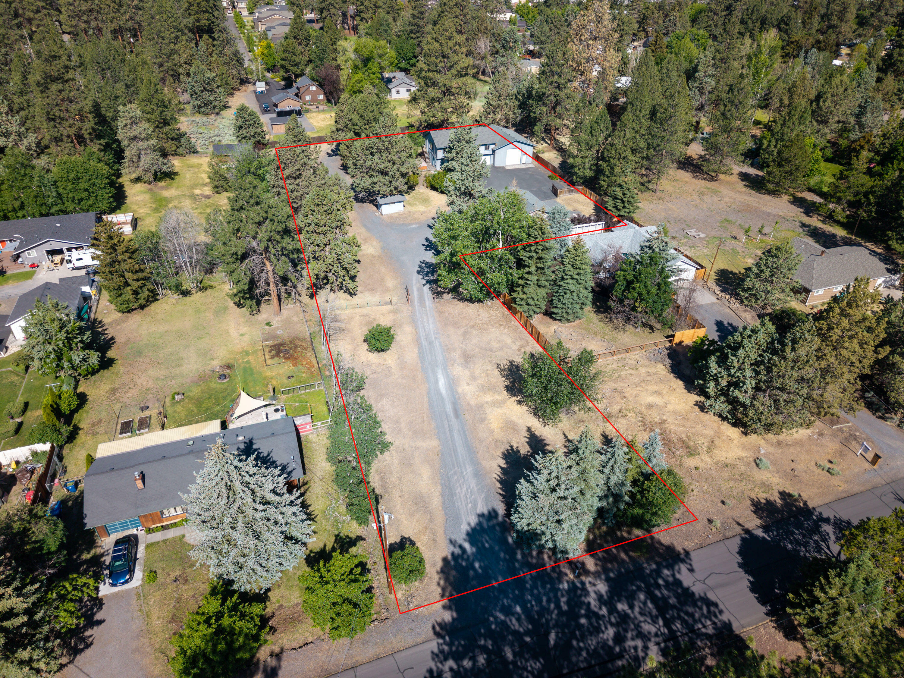 Property Photo: 61235 Benham Road OR 97702