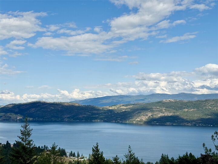 Property Photo: 90 Crown Crescent BC V1H 2C3