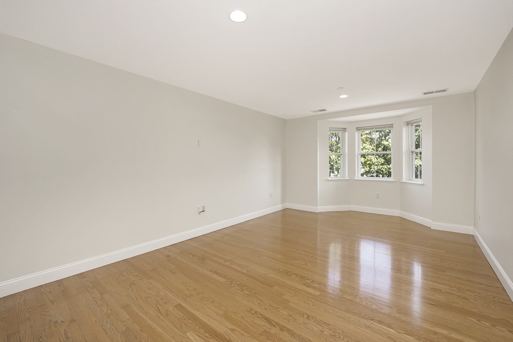 Property Photo: 120 Wyllis Ave 216 MA 02149
