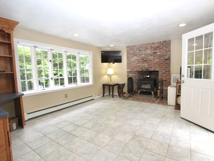 Property Photo:  14 Oak Cir  MA 01541 