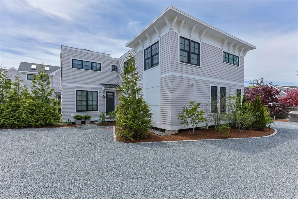 Property Photo:  350 Bradford St 7  MA 02657 