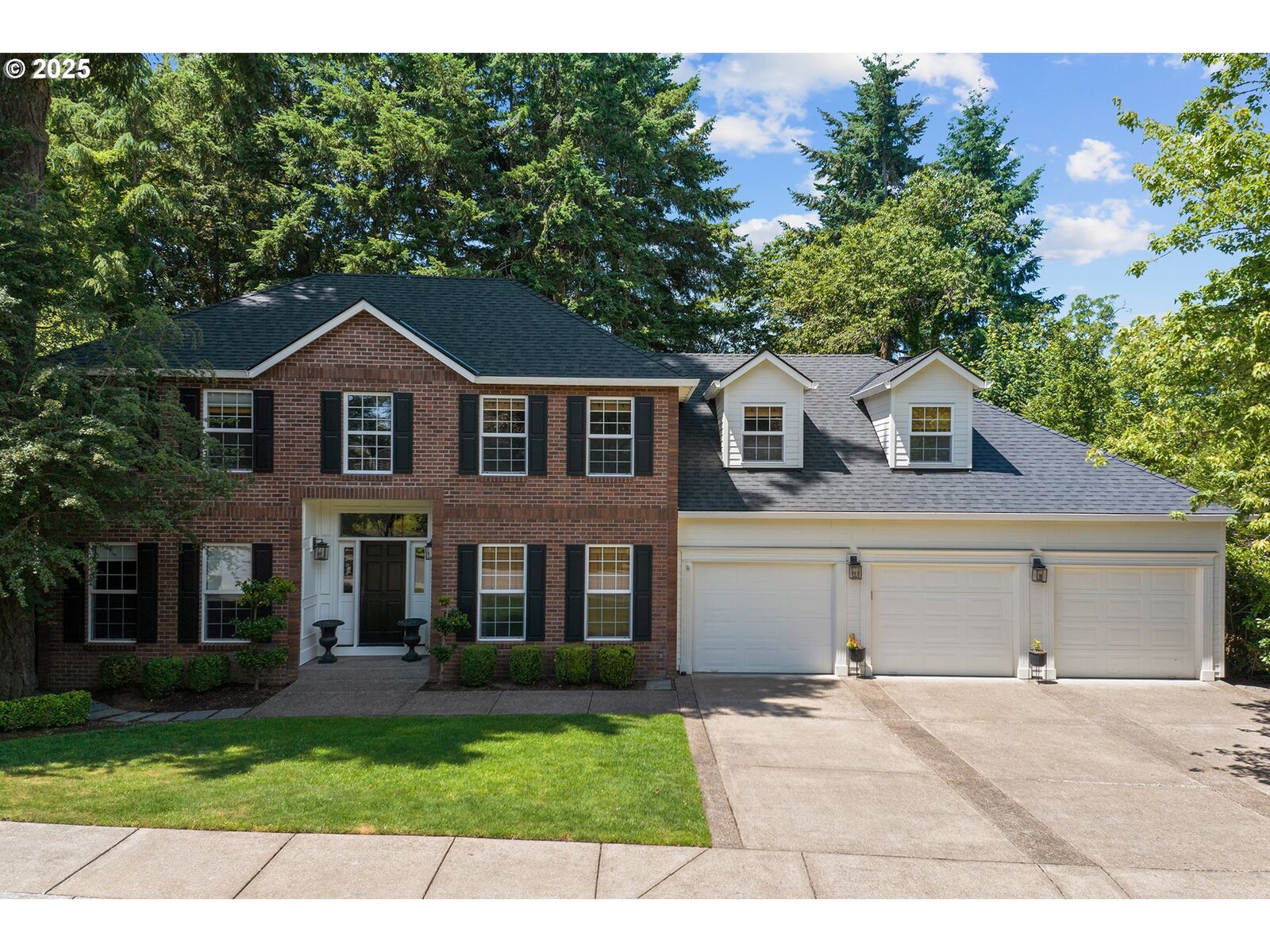 Property Photo:  12723 Adrian Ct  OR 97034 