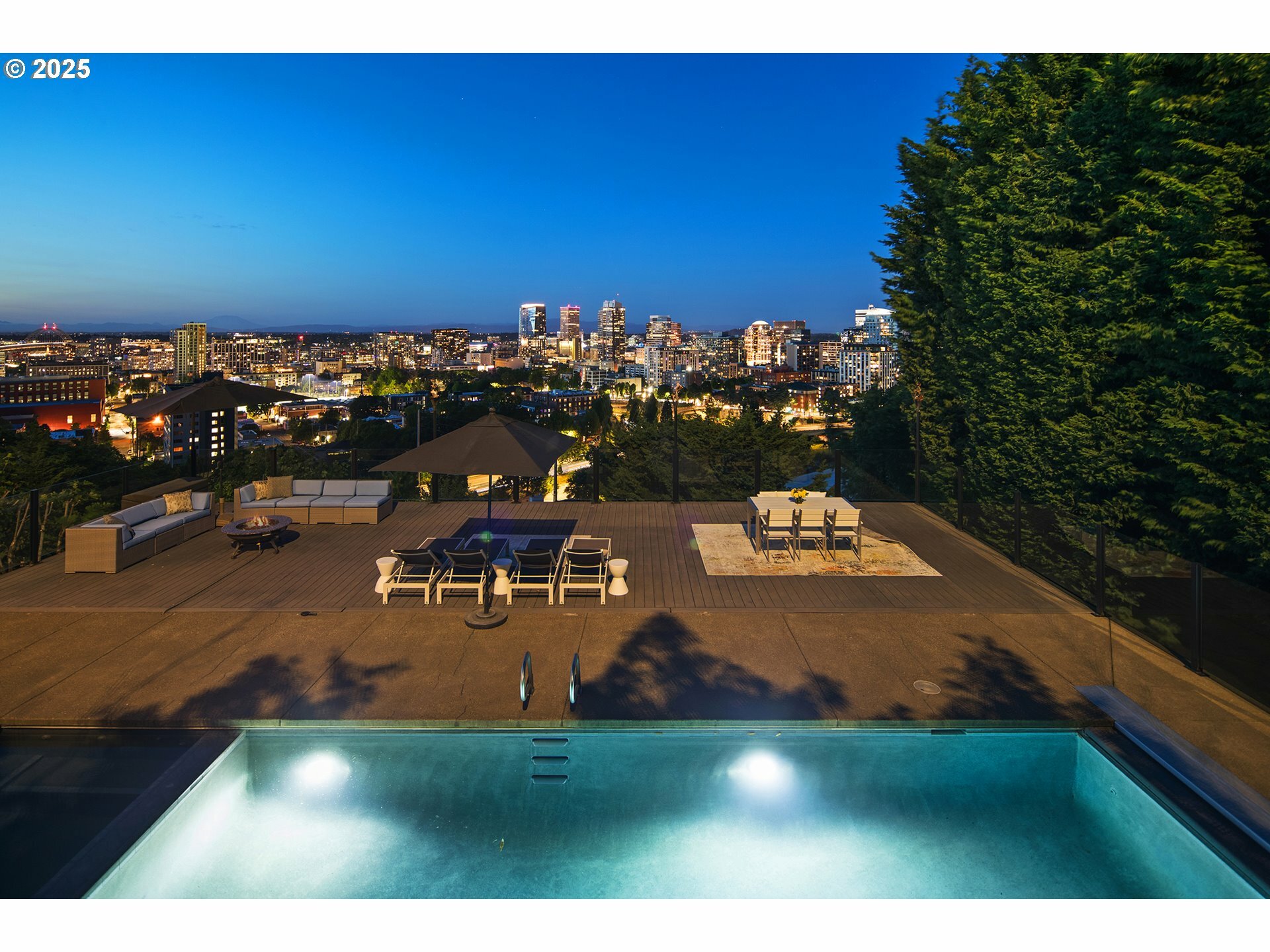 Property Photo: 1551 SW Upper Hall St OR 97201