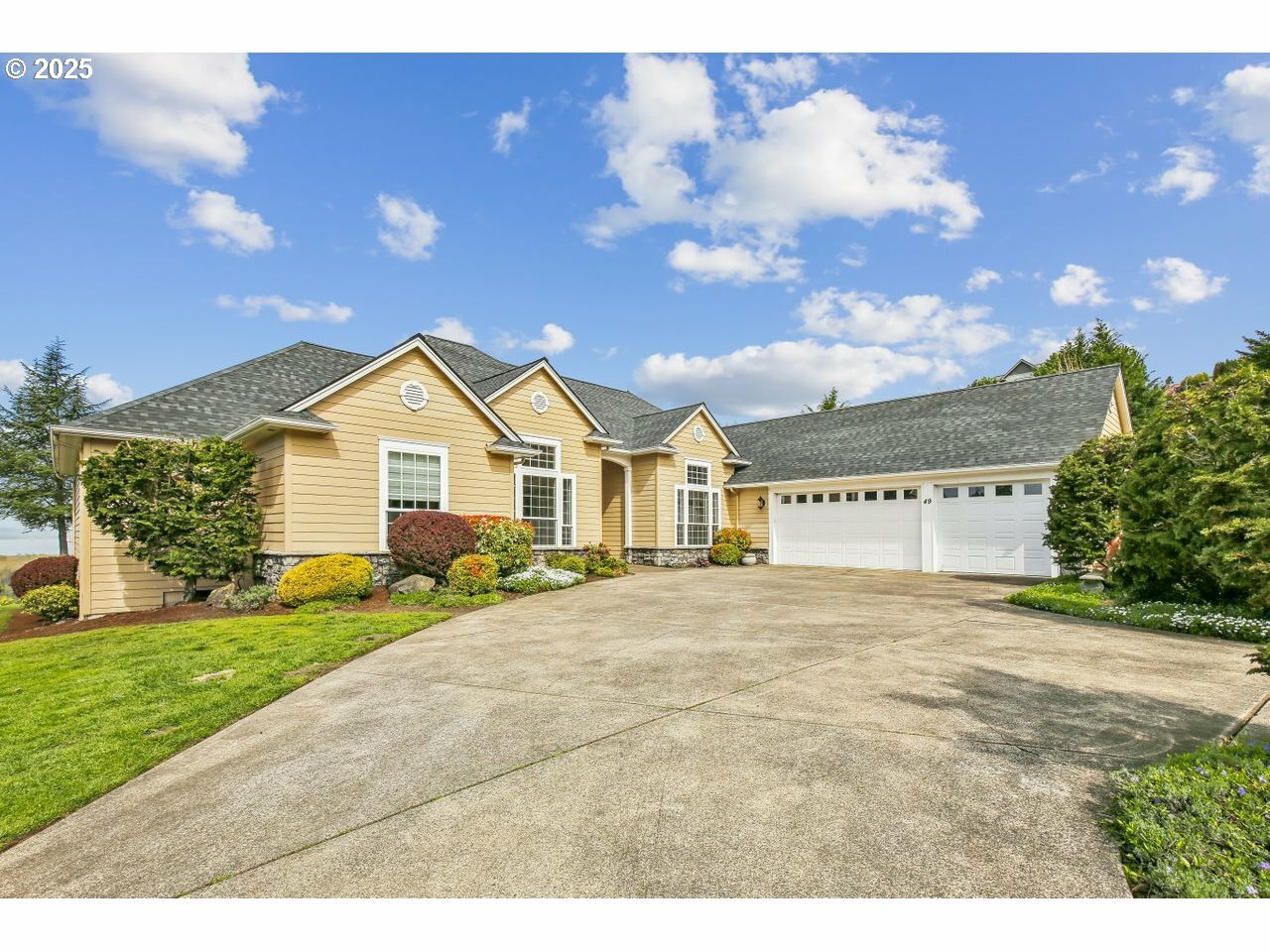 Property Photo:  49 Bentley Dr  WA 98626 