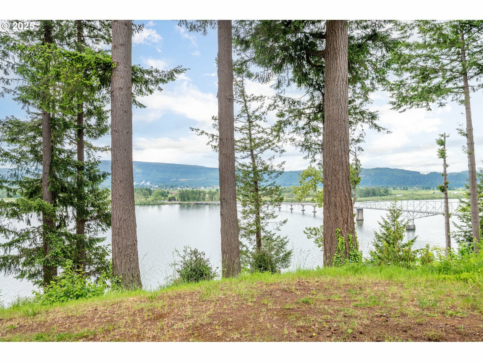 Property Photo: 570 Columbia St WA 98612