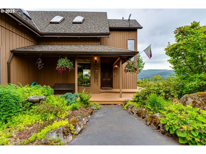 Property Photo: 36910 Edgehill Rd OR 97478
