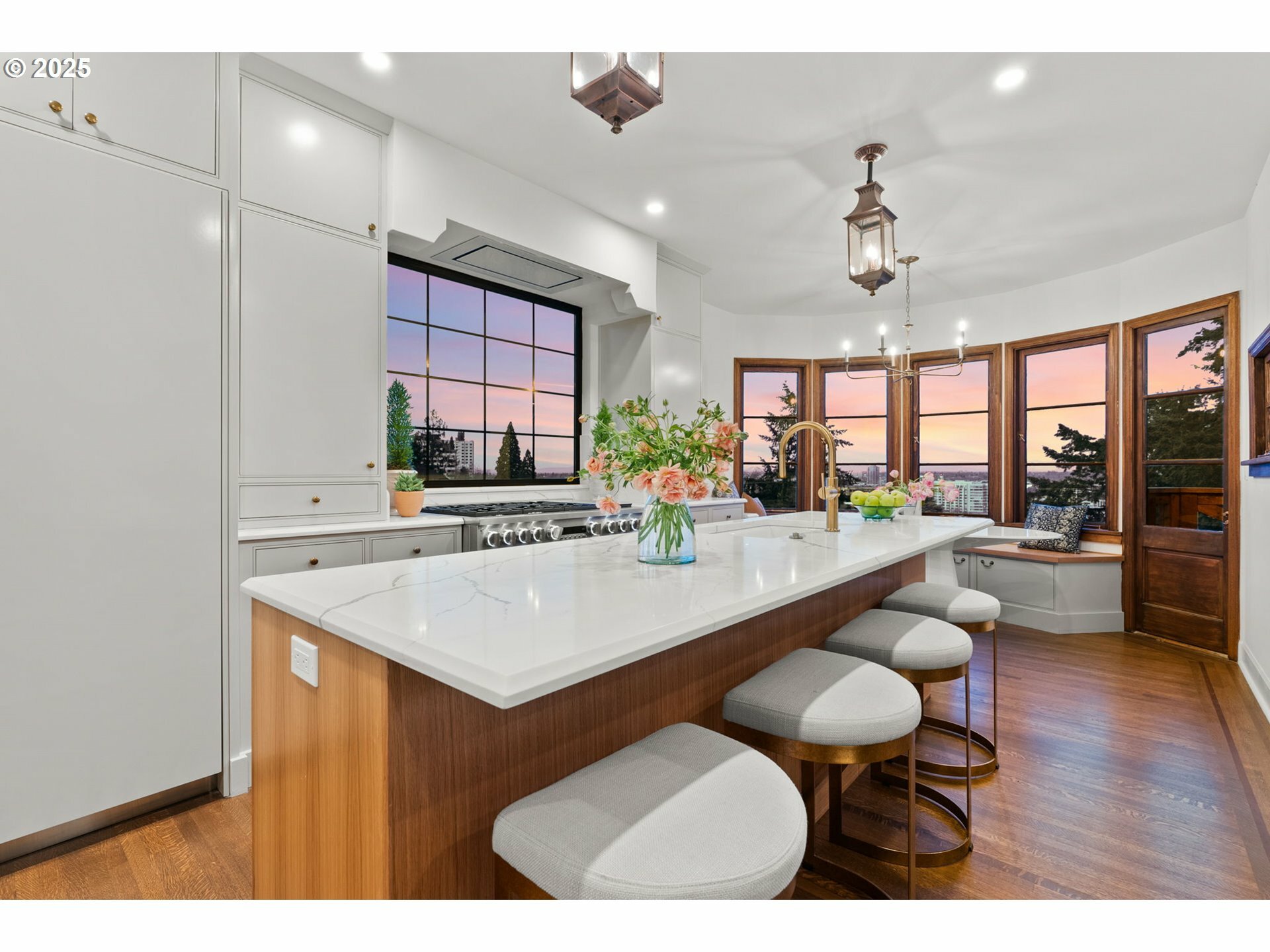 Property Photo: 1442 SW Vista Ave OR 97201