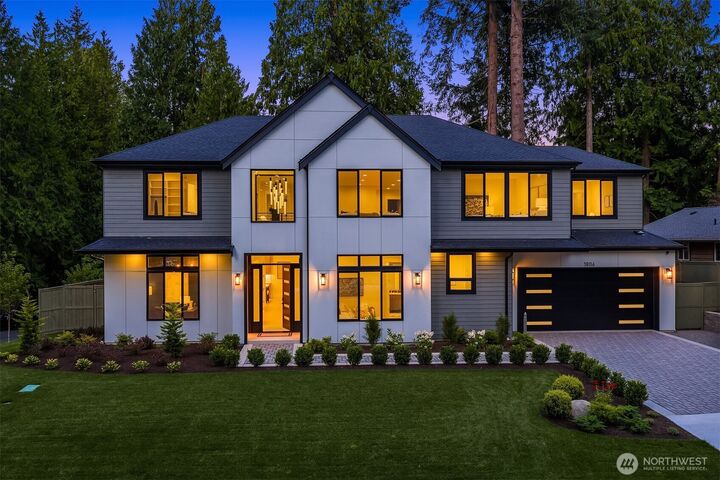 Property Photo:  1806  154th Avenue SE  WA 98007 