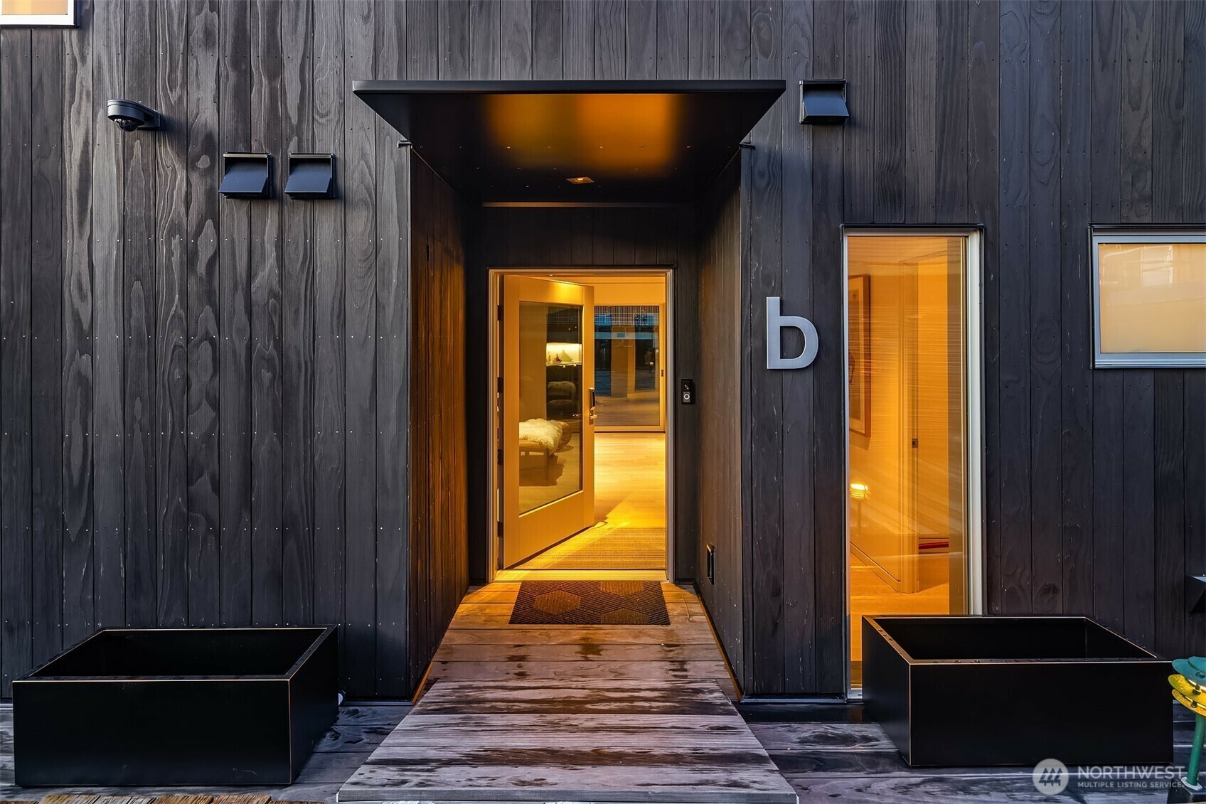 Property Photo: 2241 Fairview Avenue E B WA 98102