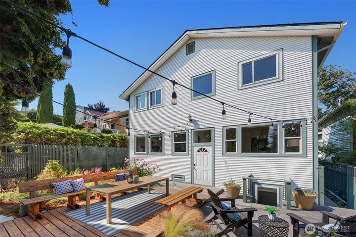 Property Photo: 2433 E Valley Street WA 98112