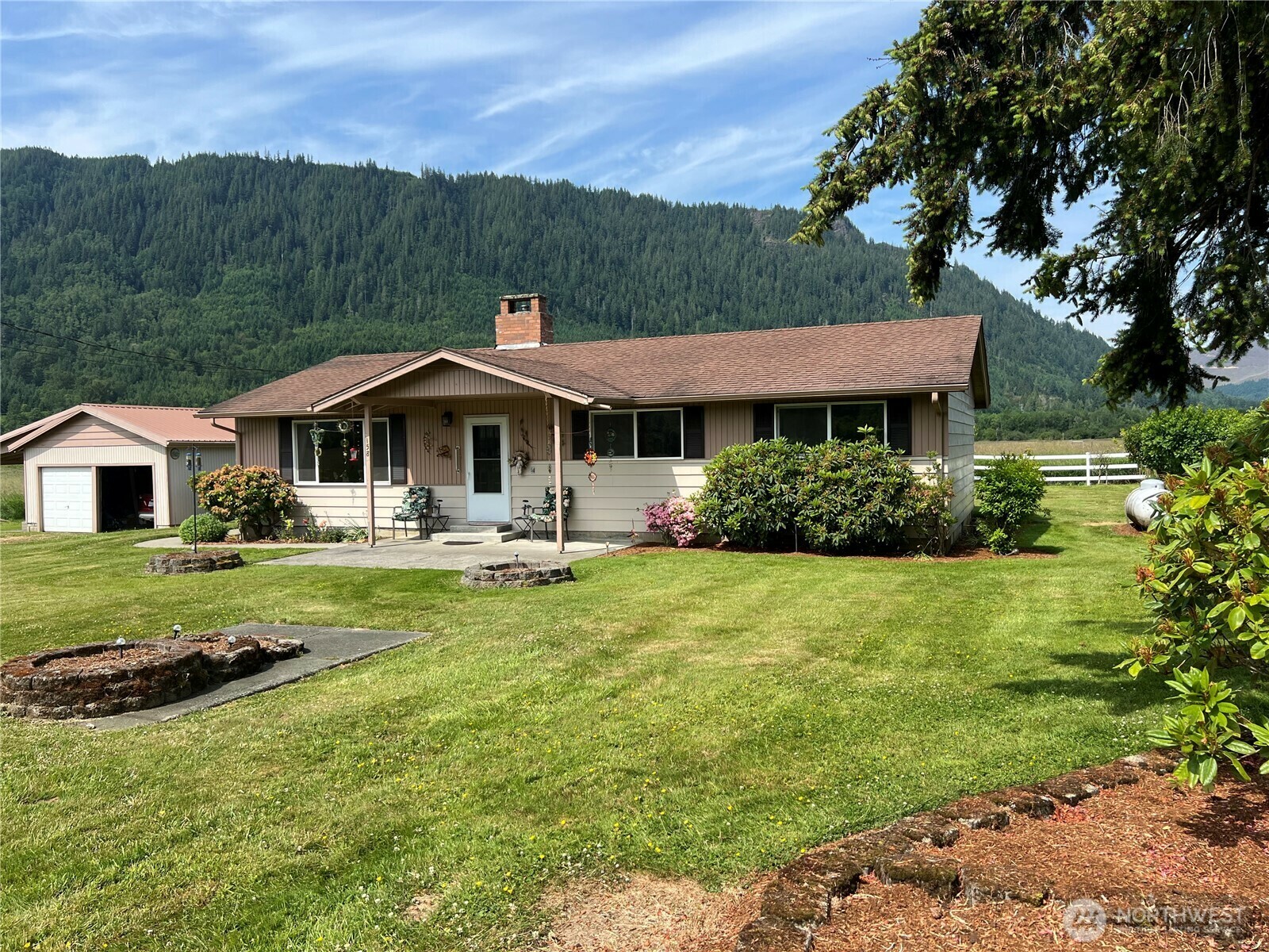 Property Photo: 158 Skaggs Rd WA 98356