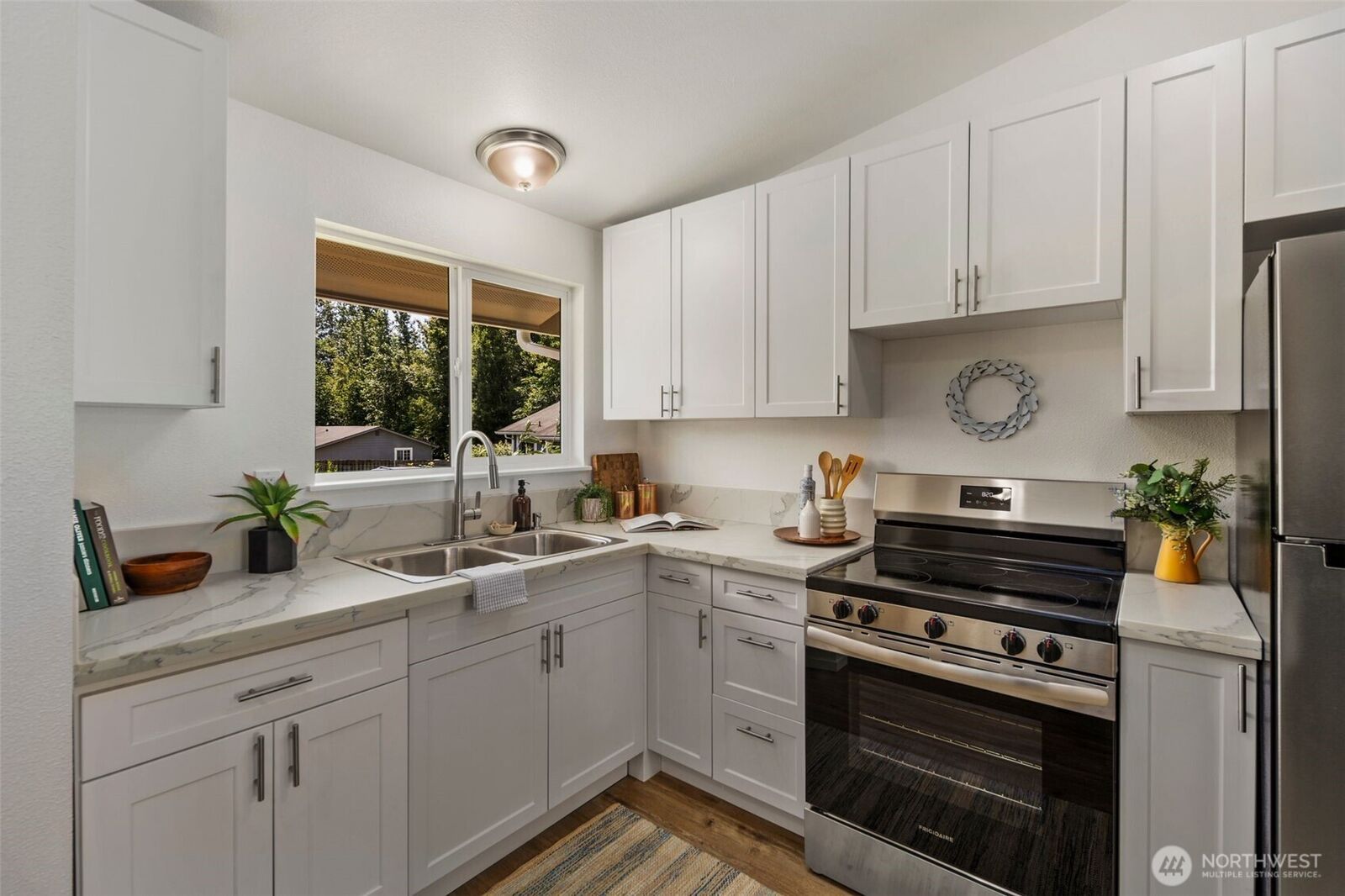 Property Photo: 3305 Hollywood Avenue WA 98225