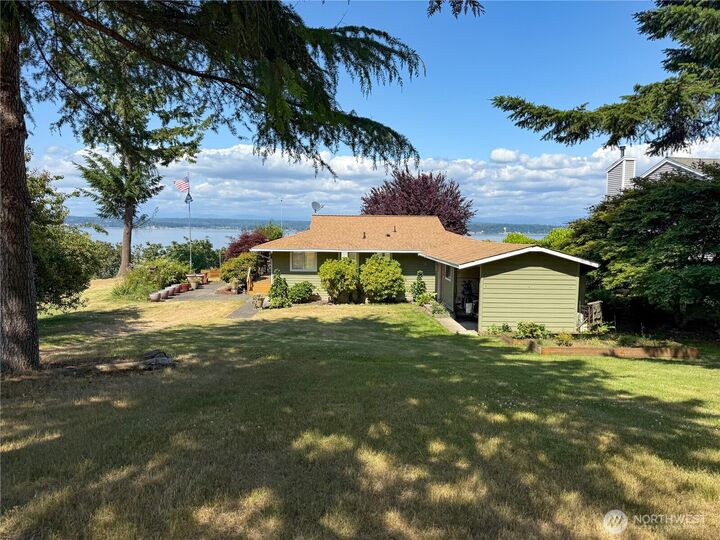 Property Photo:  16 A  Saratoga  (Including D-15) Drive  WA 98206 