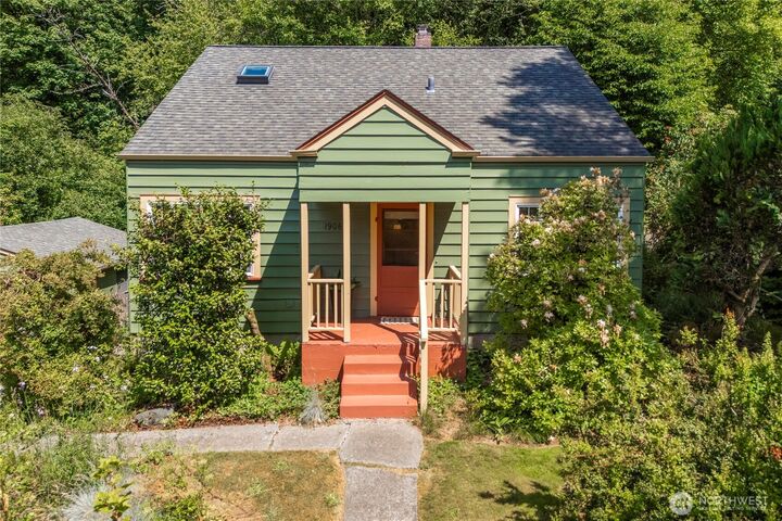 Property Photo: 1906 Boundary Street SE WA 98501