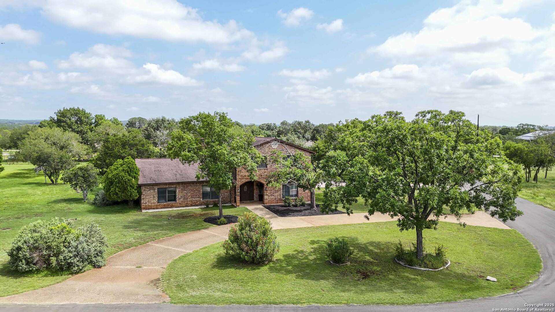 Property Photo:  2406 Northwoods  TX 78132 
