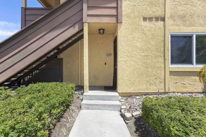 Property Photo: 530 Calle Montecito 149 CA 92057