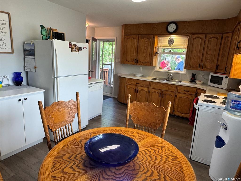 Property Photo: 401 2nd Avenue SK S0K 2B0