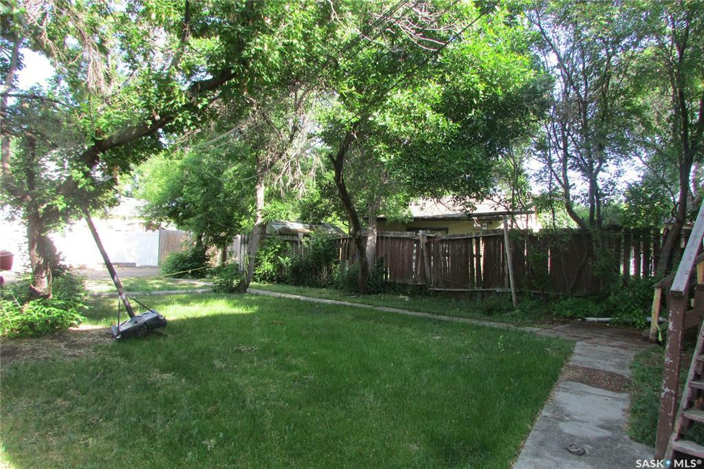 Property Photo: 1216 Aberdeen Street SK S4T 5J9