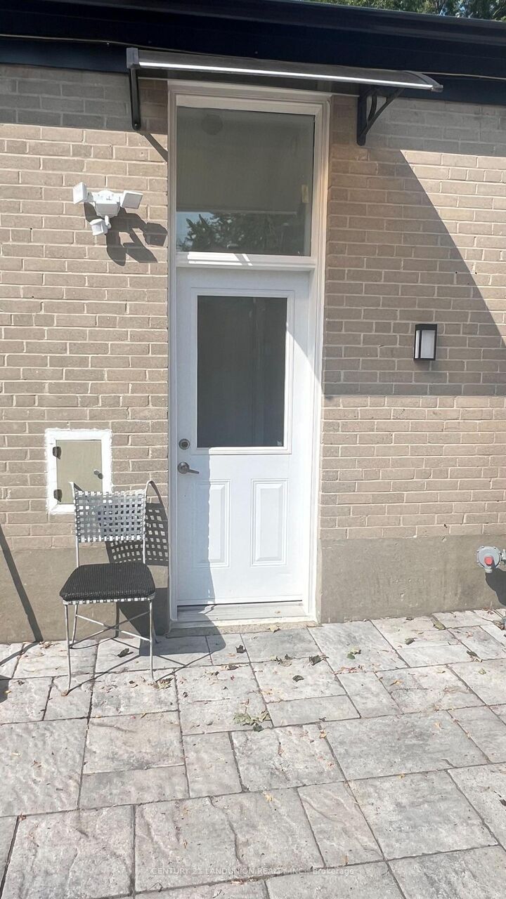 Property Photo: 215 Browndale Crescent Bsmt ON L4C 3H9