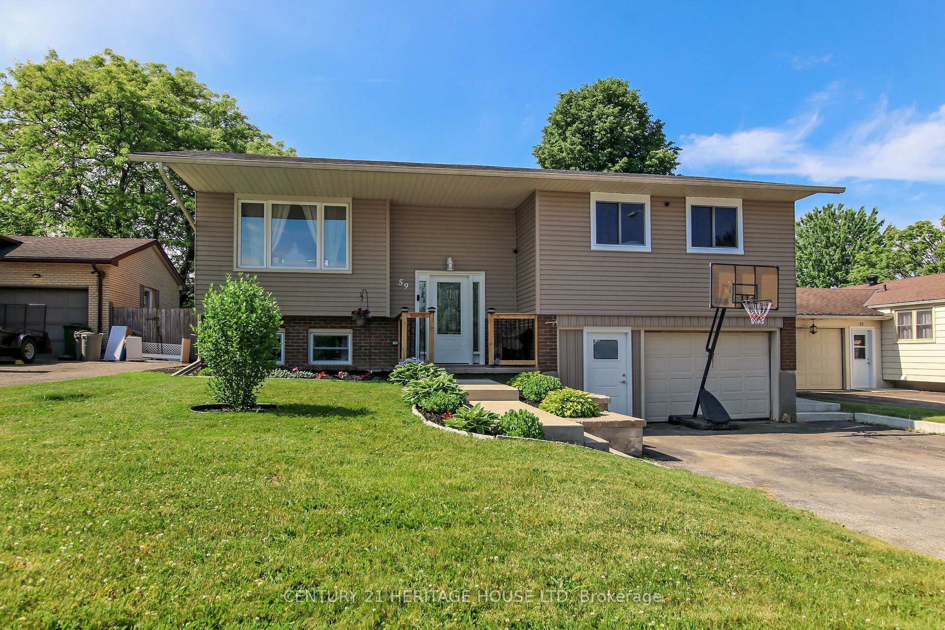 Property Photo: 59 David Drive E ON N5R 5L4