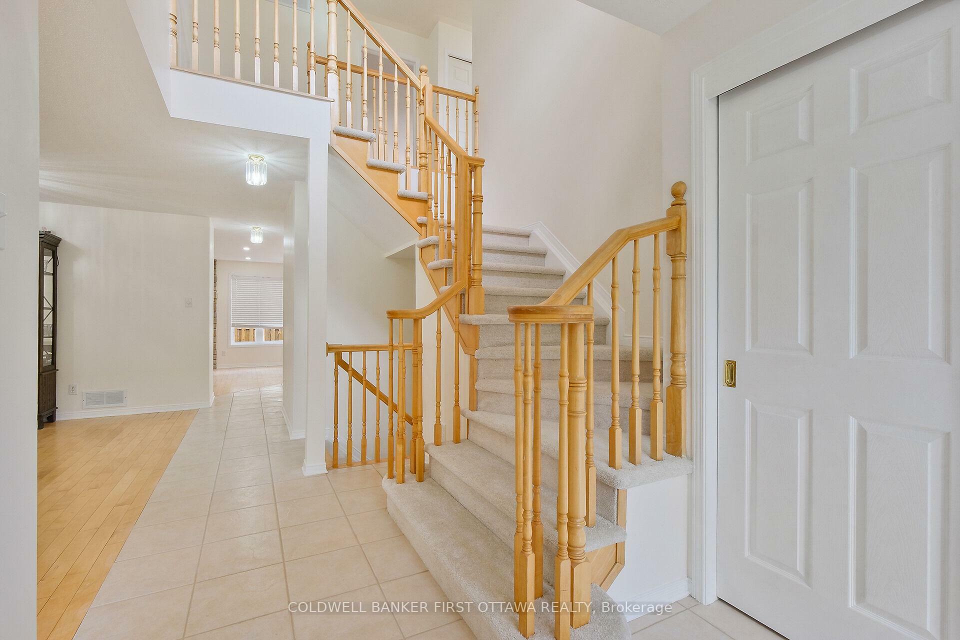 Photo de la propriété: 107 Columbia Avenue ON K1V 1Z3