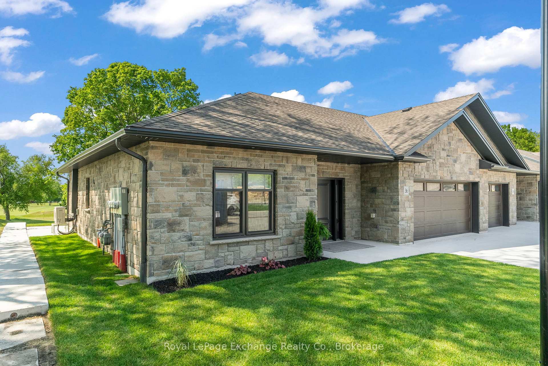 Property Photo: 1182 Queen Street 26 ON N2Z 1G4