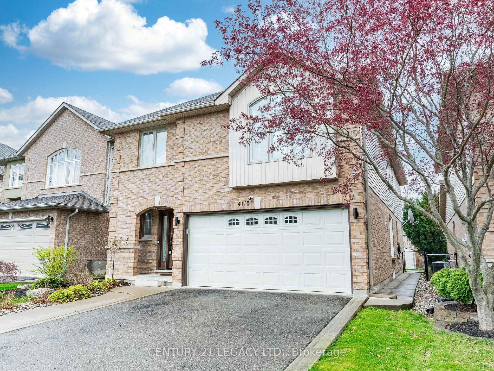 Photo de la propriété: 4110 Forest Run Avenue ON L7M 4L7