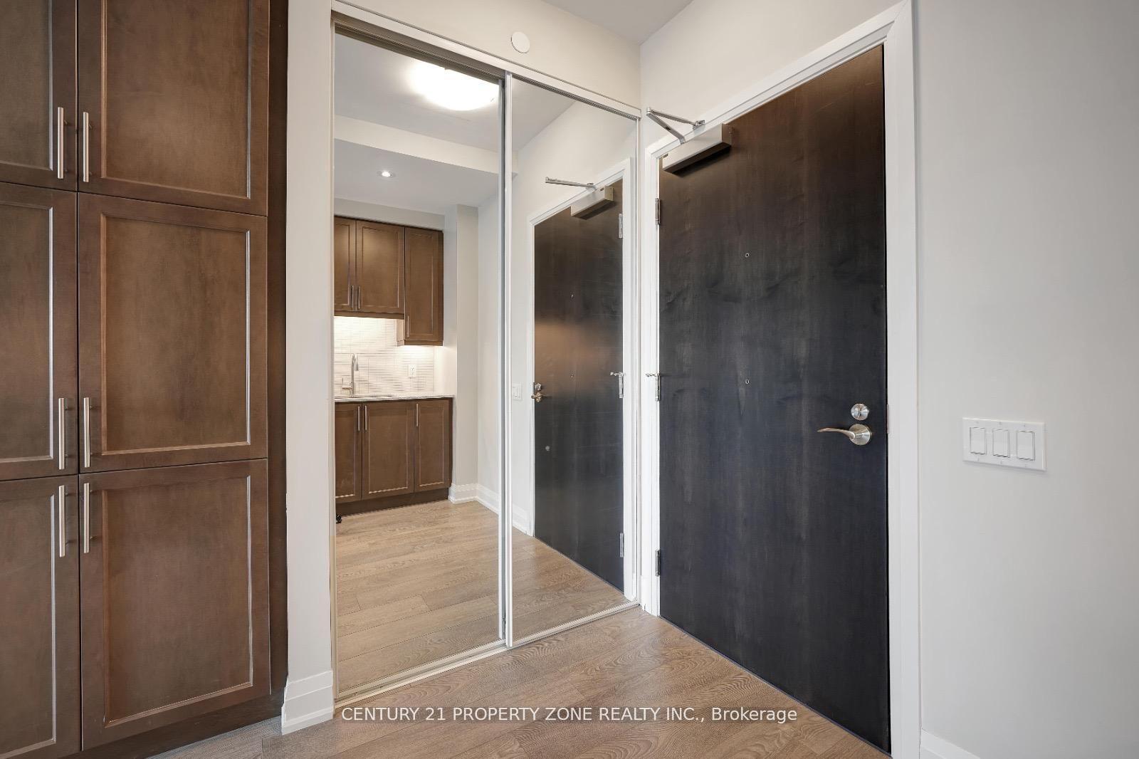 Photo de la propriété:  15 Lynch Street 1207  ON L6W 0C7 