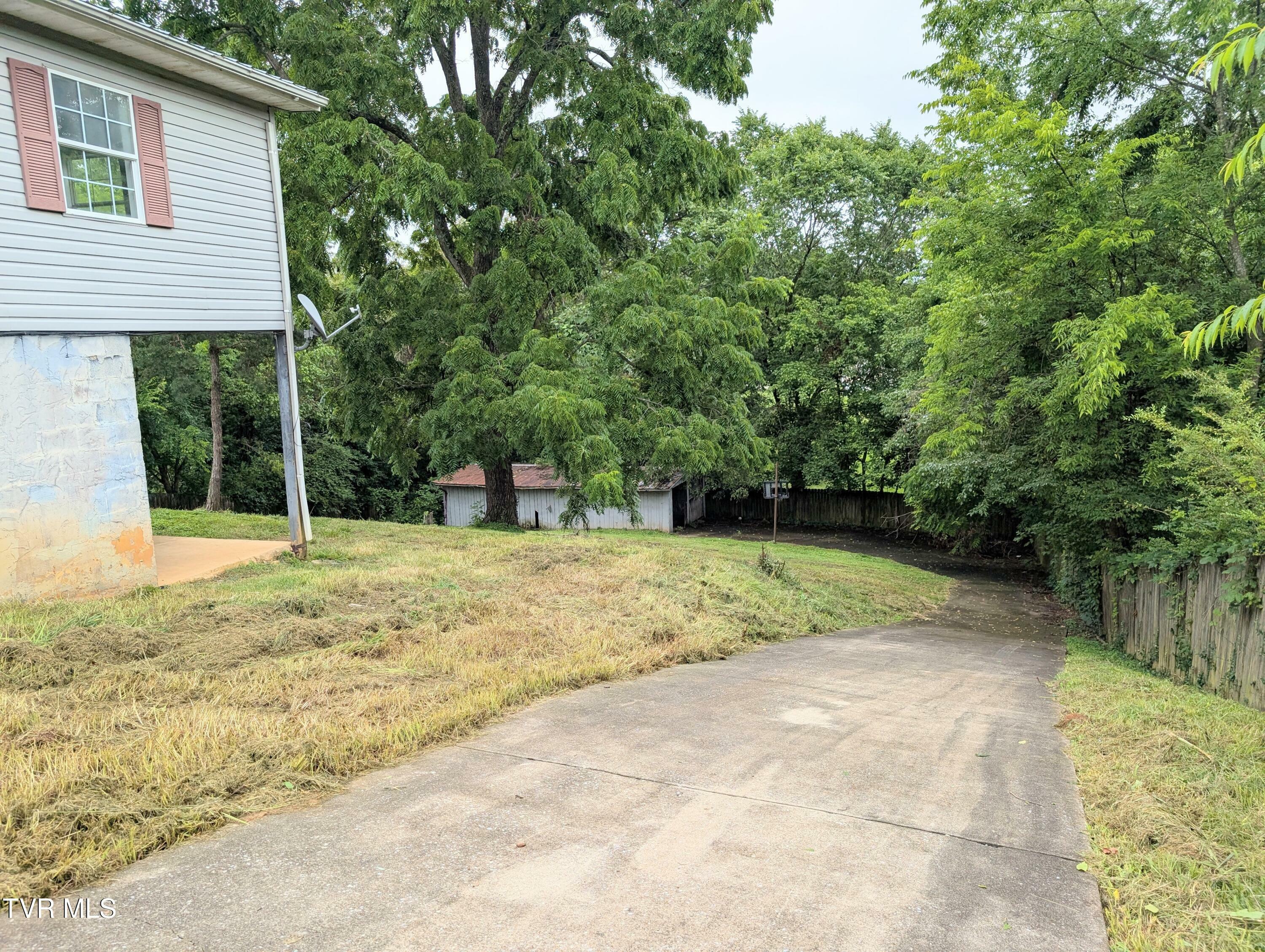 Property Photo: 950 Kingsport Highway TN 37745