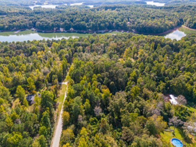 Property Photo:  209 N Lakeside Drive  SC 29643 