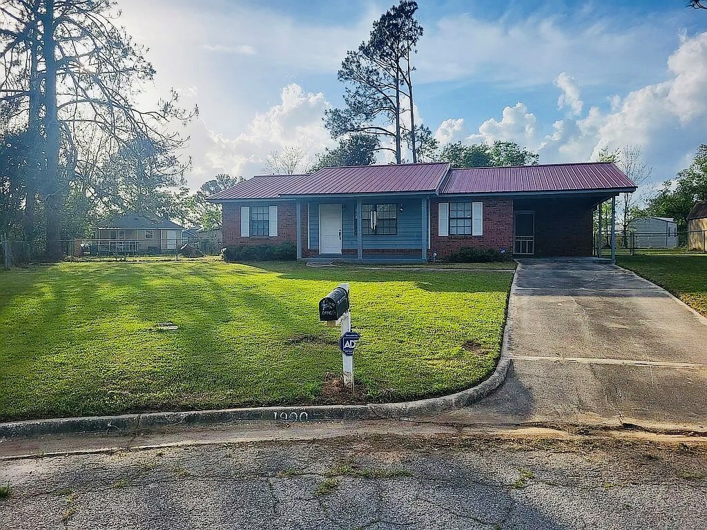 Property Photo: 1900 Houston GA 31602