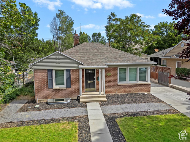 Property Photo:  2009 E Hollywood Ave  UT 84108 