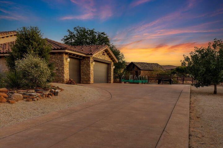 Property Photo:  565 E Rio De Sion Dr  UT 84779 