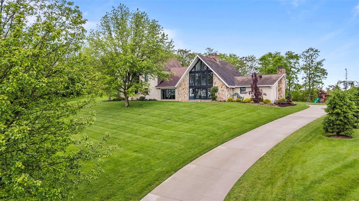 Property Photo: 165 Milbeck Dr PA 15301