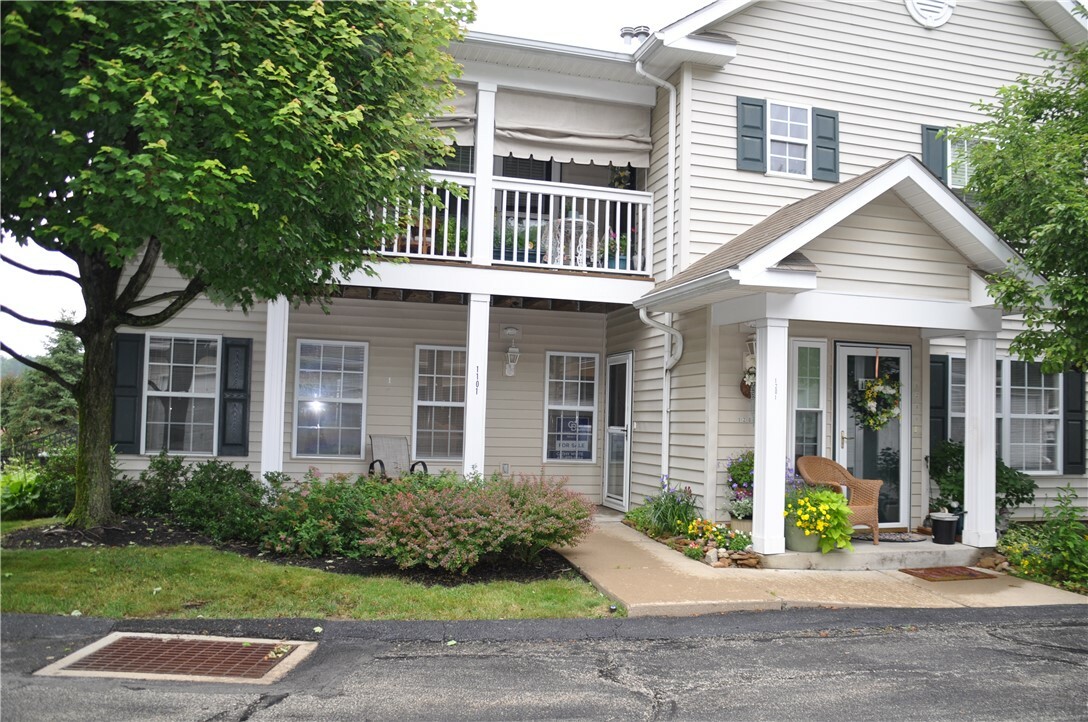 Property Photo: 1101 Lenox Dr PA 15102