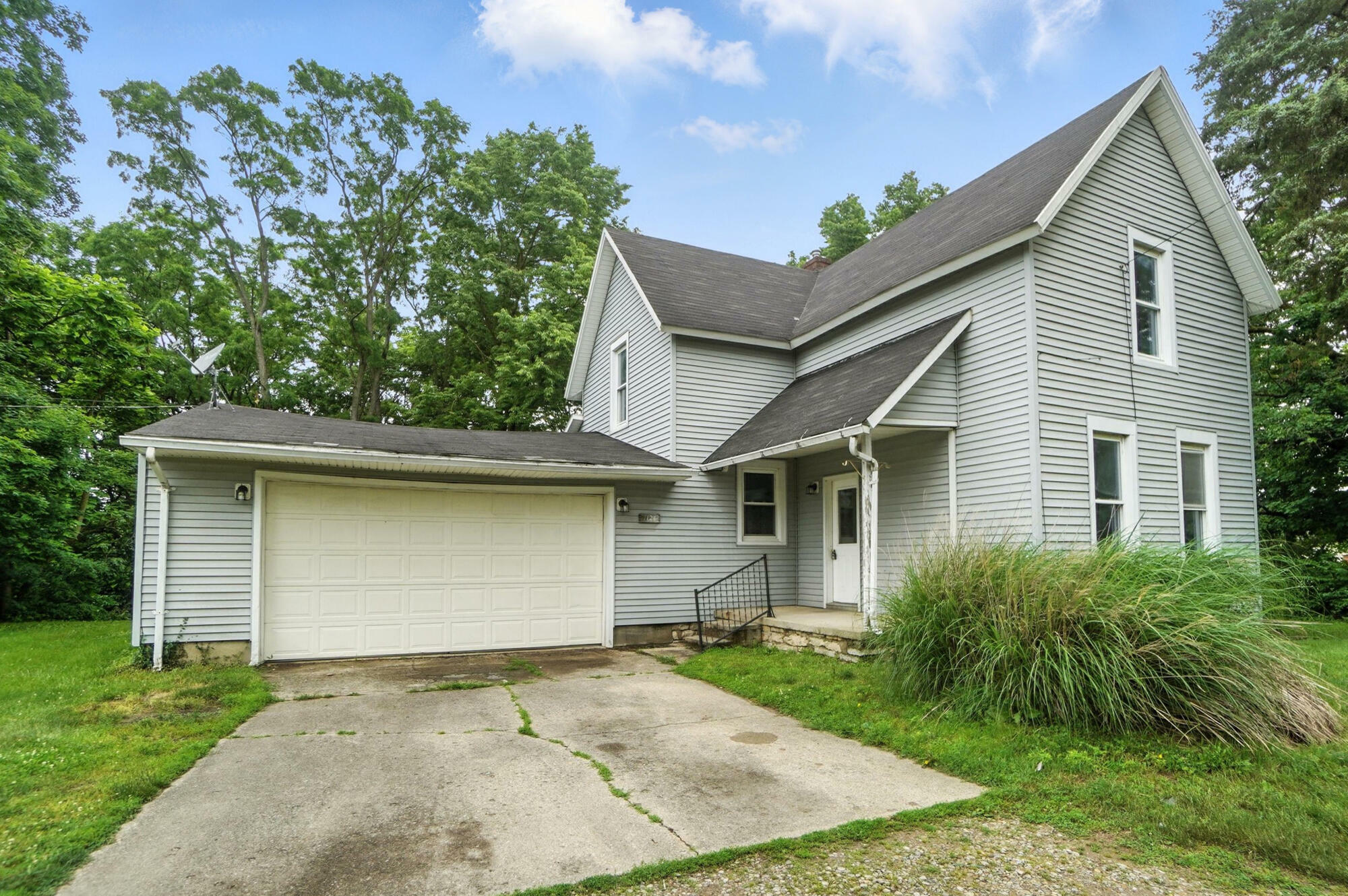 Property Photo: 7126 Dayton Springfield Road OH 45323